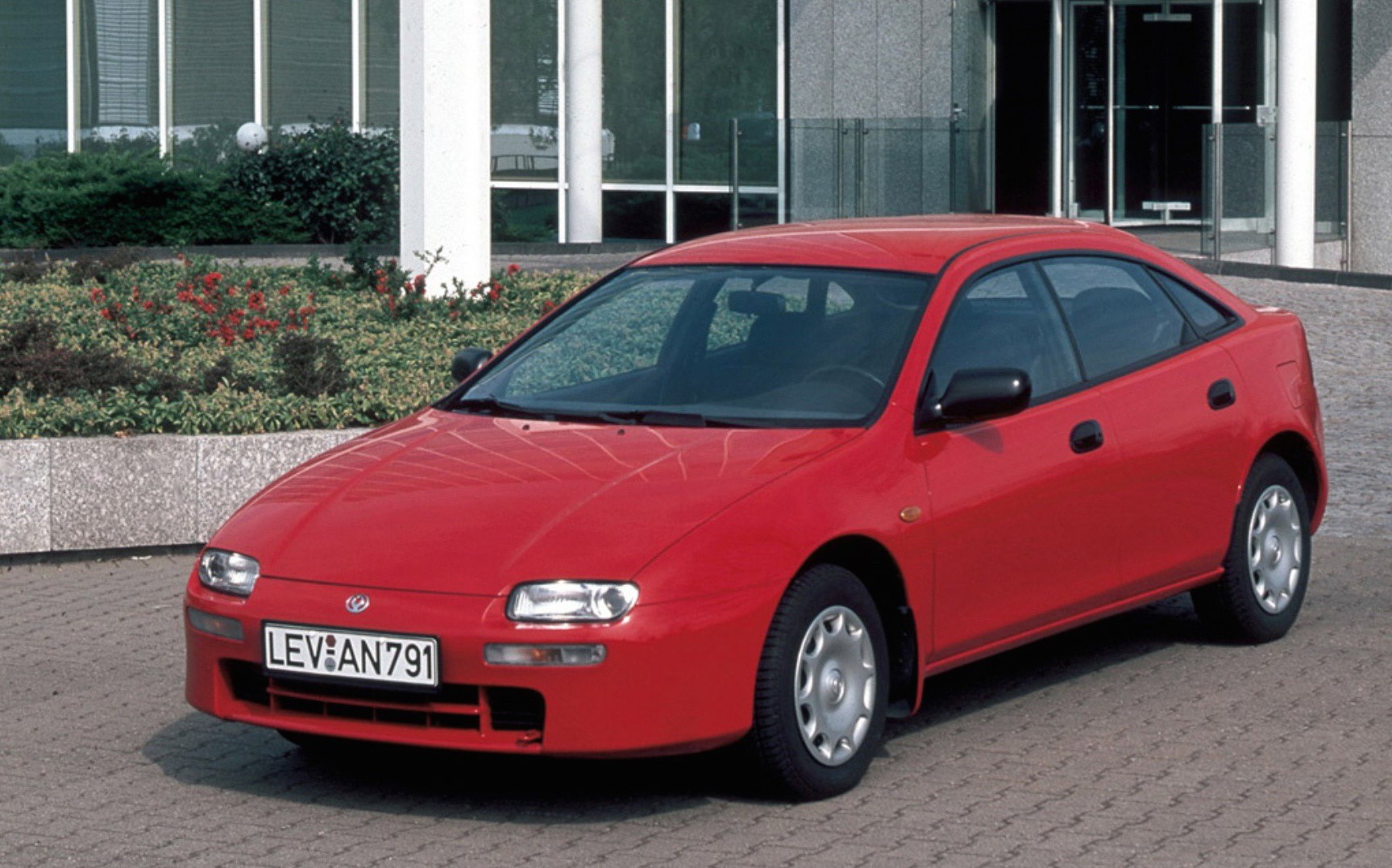 Tapis voiture 100 sur mesure pour Mazda 323 F/S 19941997